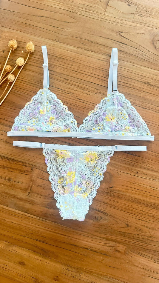 Basic Ariel Celeste Flower